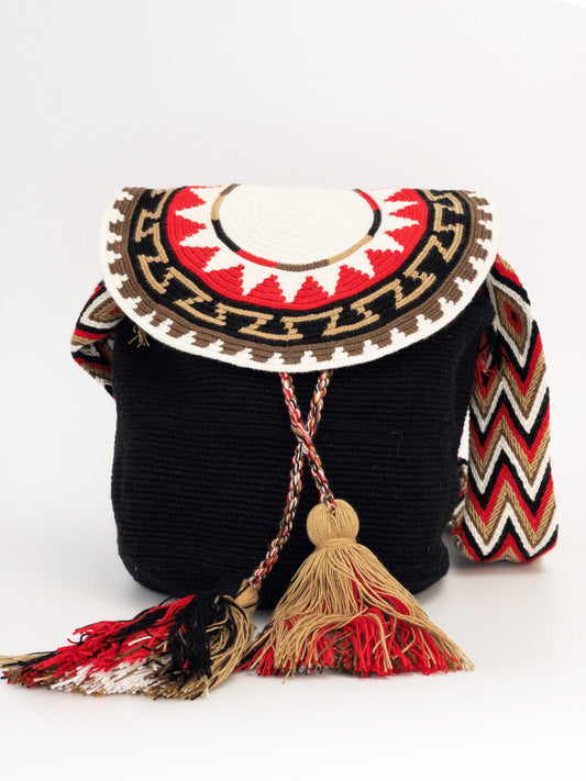 Wayuu Handbag Style with Brooch Cover